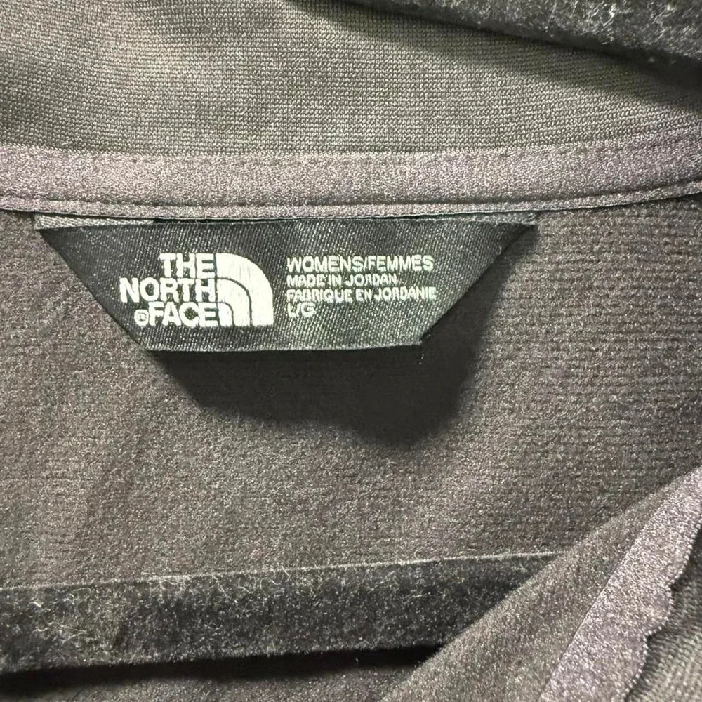NWT The North Face black fleece jacket in size L